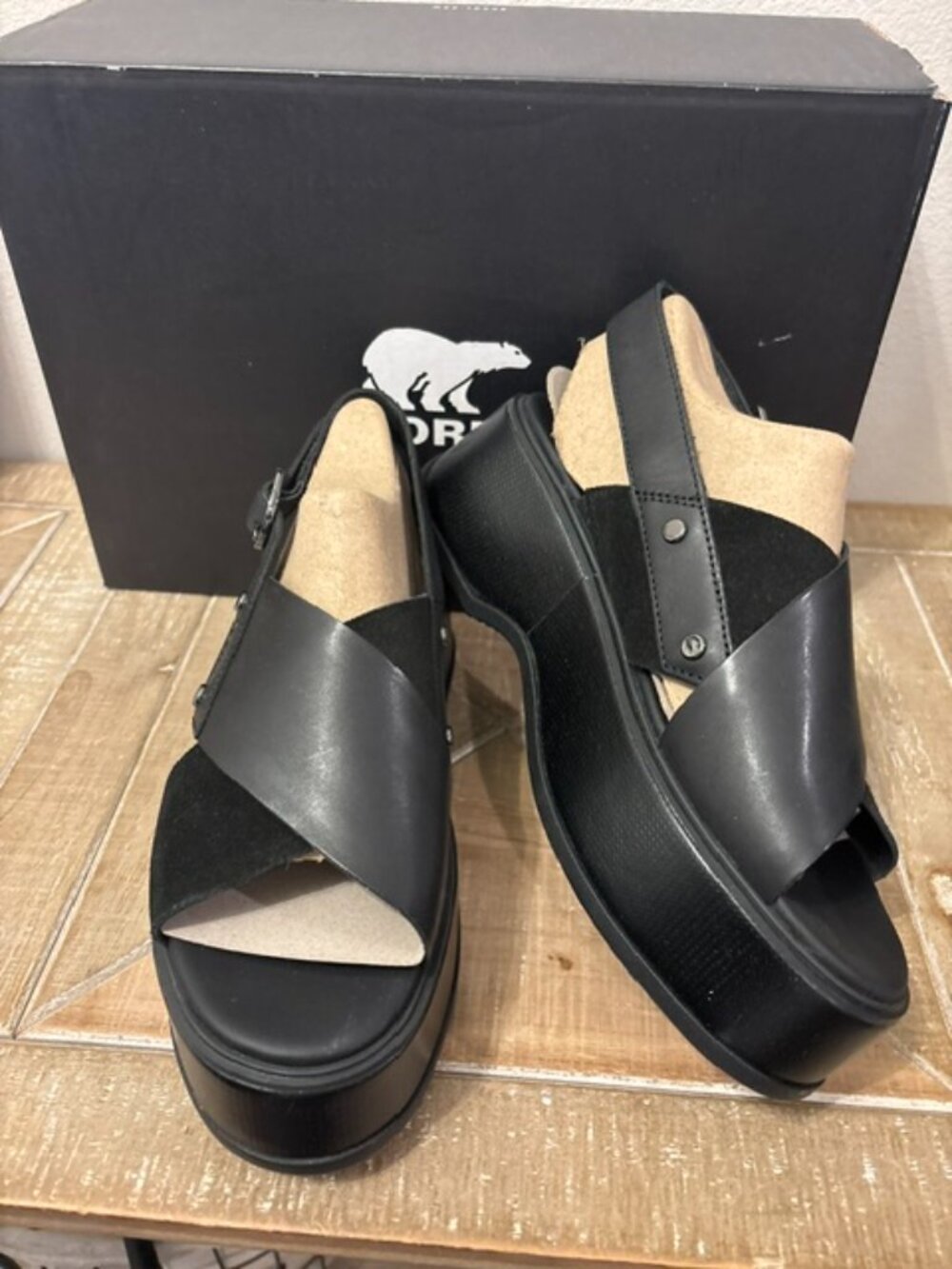 New SOREL Dayspring Crisscross Sandals in Black Sizes 7 or 8